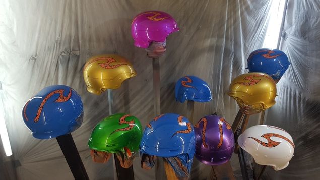 Today I have put stickers with customers pattern. 
Two more clear coats and I'm finished.